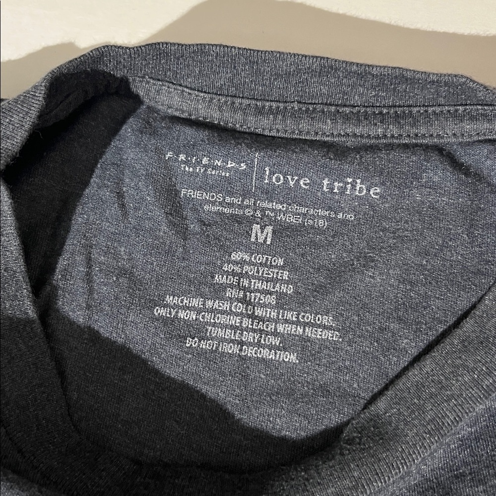 Friends Central Perk Love Tribe Womens Medium T-Shirt Tee - Picture 2 of 4